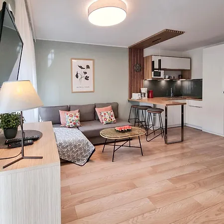 Апартаменты Visit Baltic - Kwartal Rozy Wiatrow Tola Z Parkingiem *